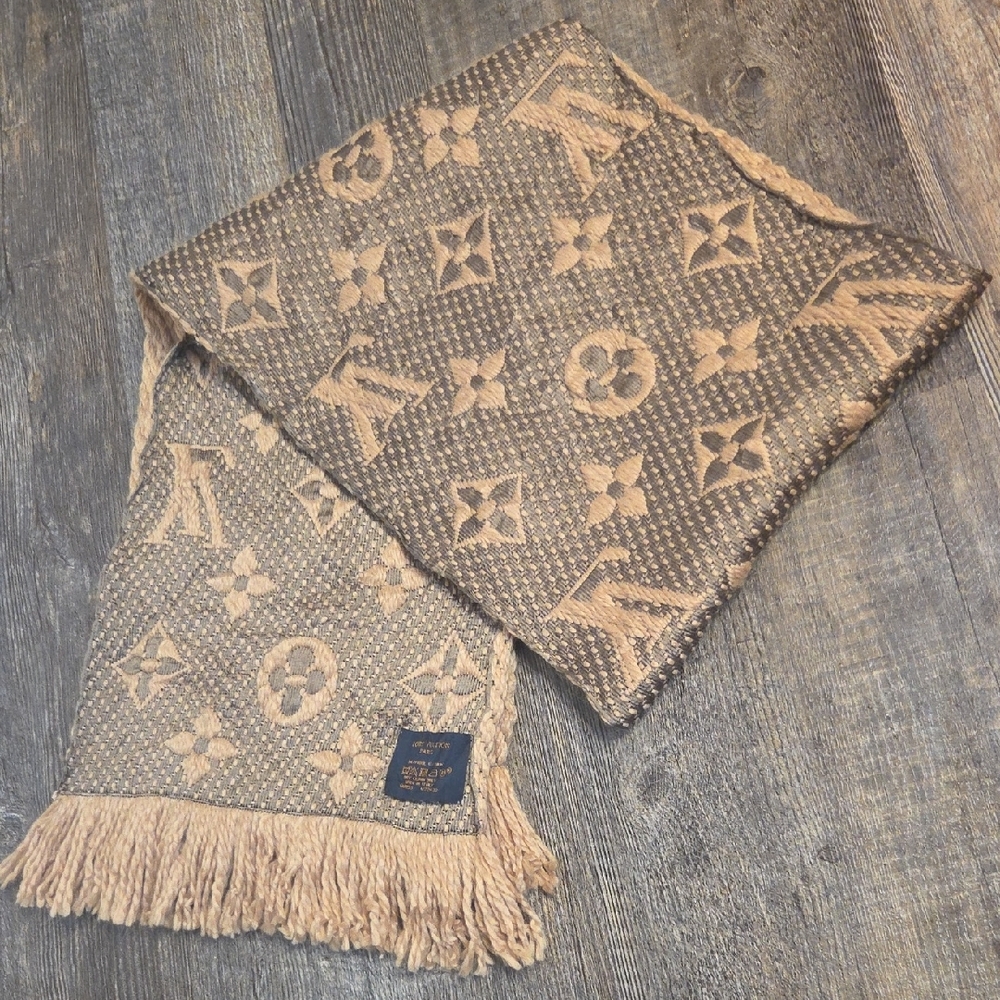 LOUIS VUITTON LV Beige Neutral Logomania Shine Monogram Scarf Tan Grey Wool Silk - Picture 14 of 16